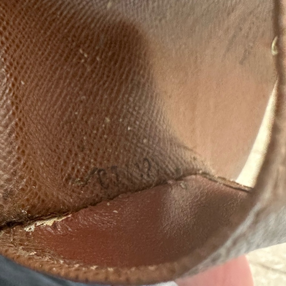 LOUIS VUITTON Monogram 6 Key Holder (CT4127) - Picture 10 of 10